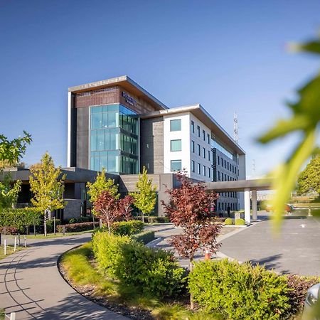 Отель Doubletree By Hilton Auckland Karaka Экстерьер фото