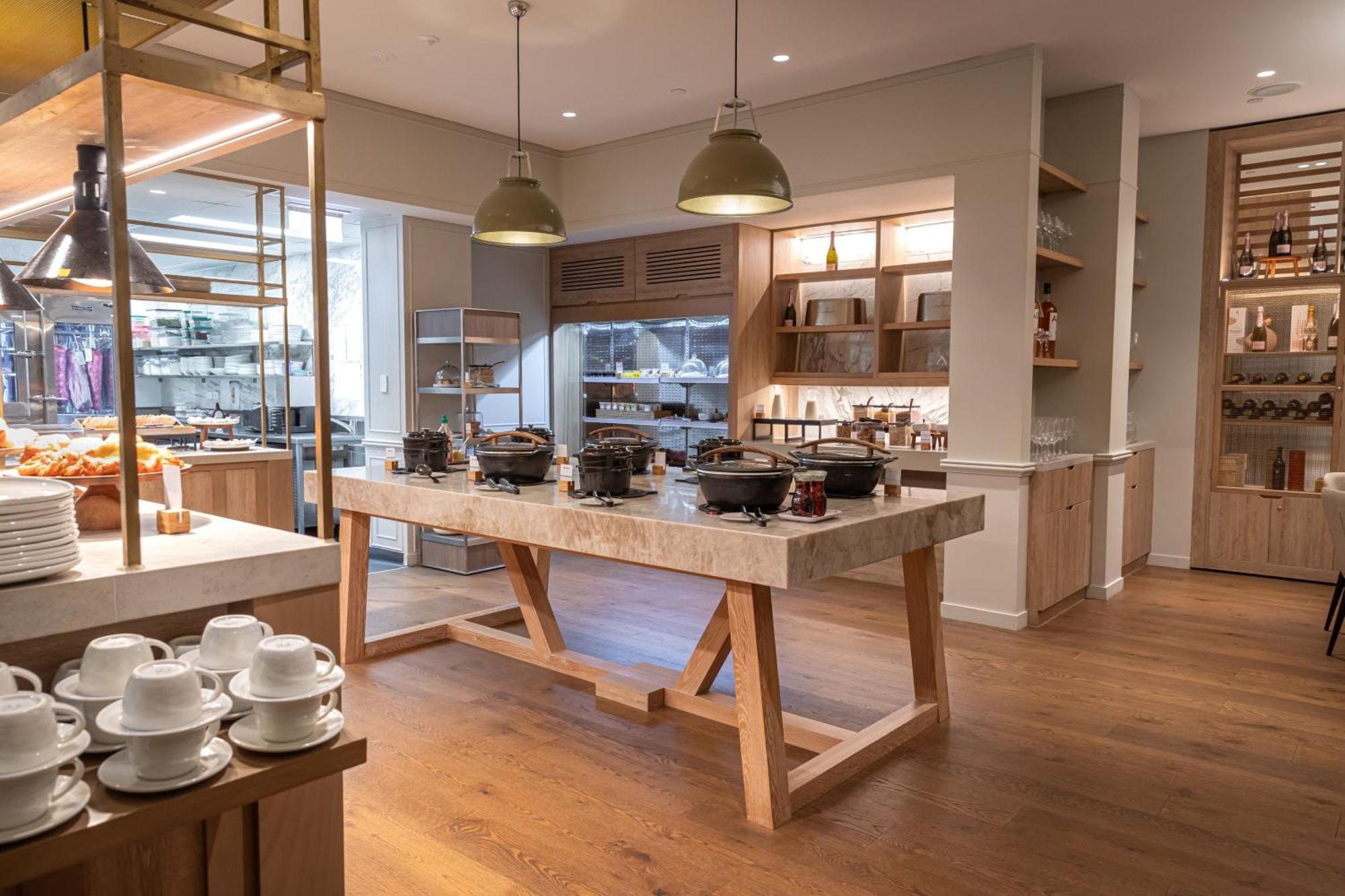 Отель Doubletree By Hilton Auckland Karaka Экстерьер фото