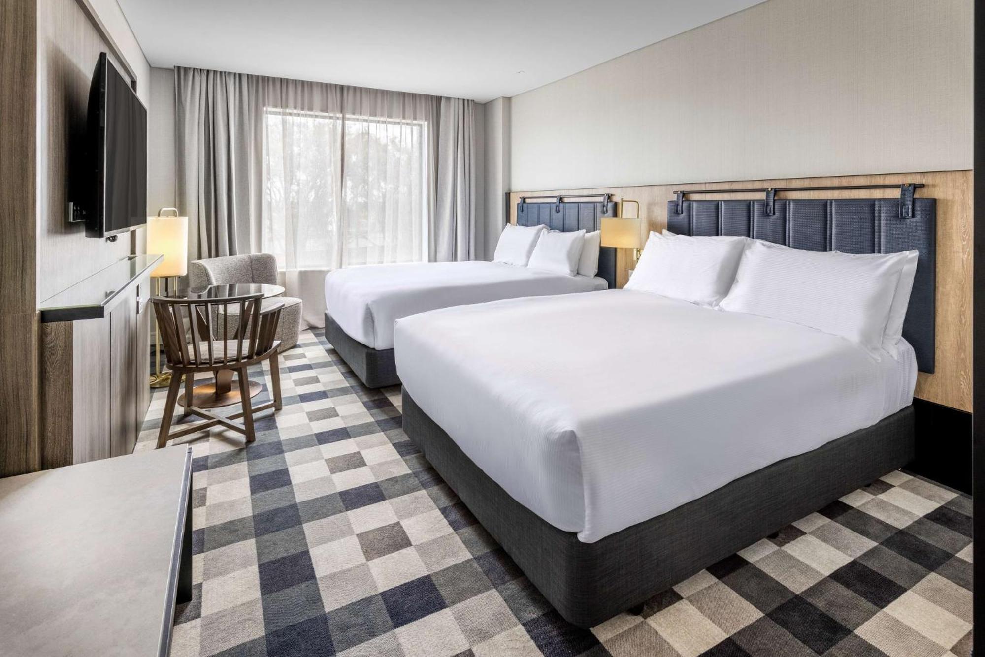 Отель Doubletree By Hilton Auckland Karaka Экстерьер фото
