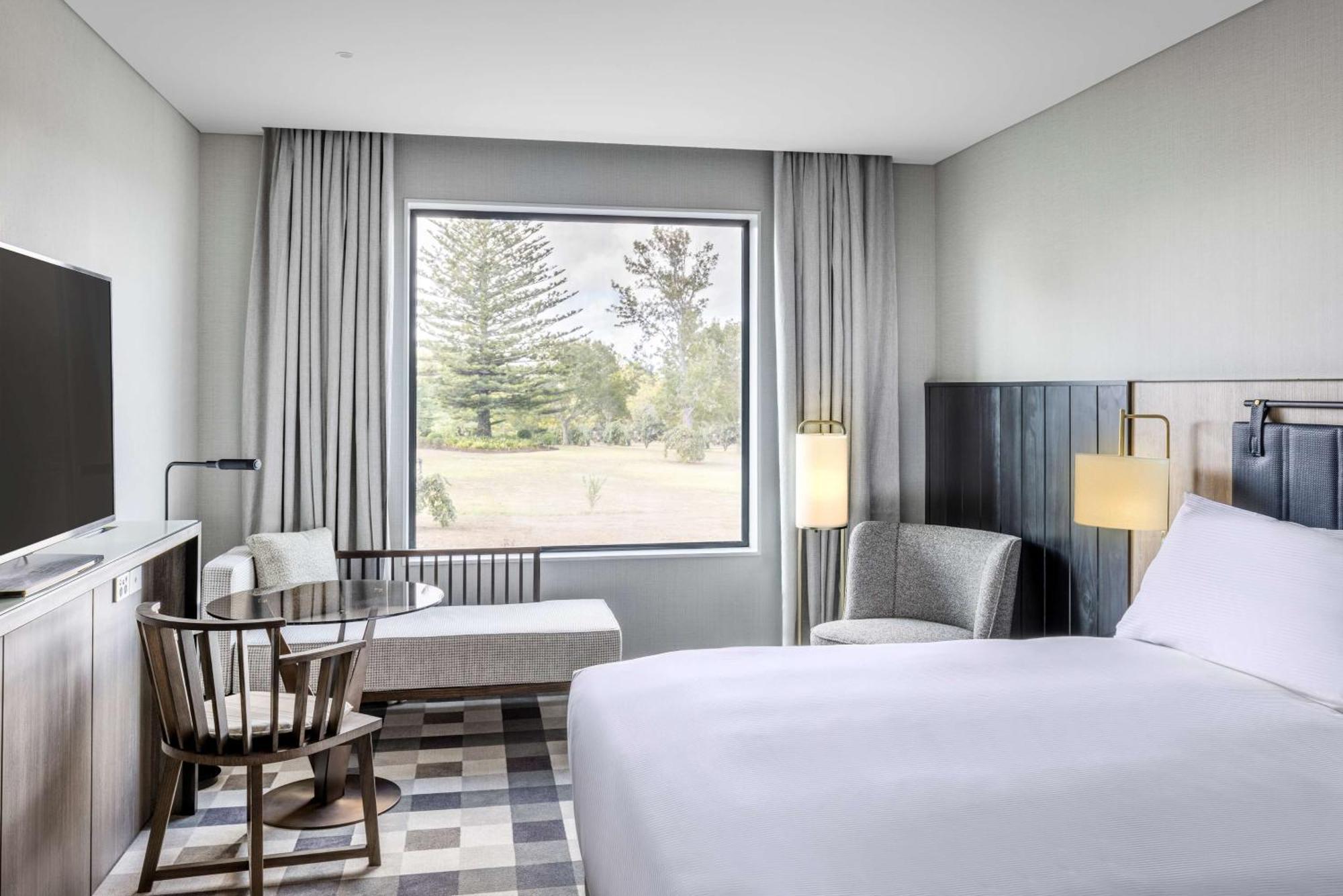 Отель Doubletree By Hilton Auckland Karaka Экстерьер фото