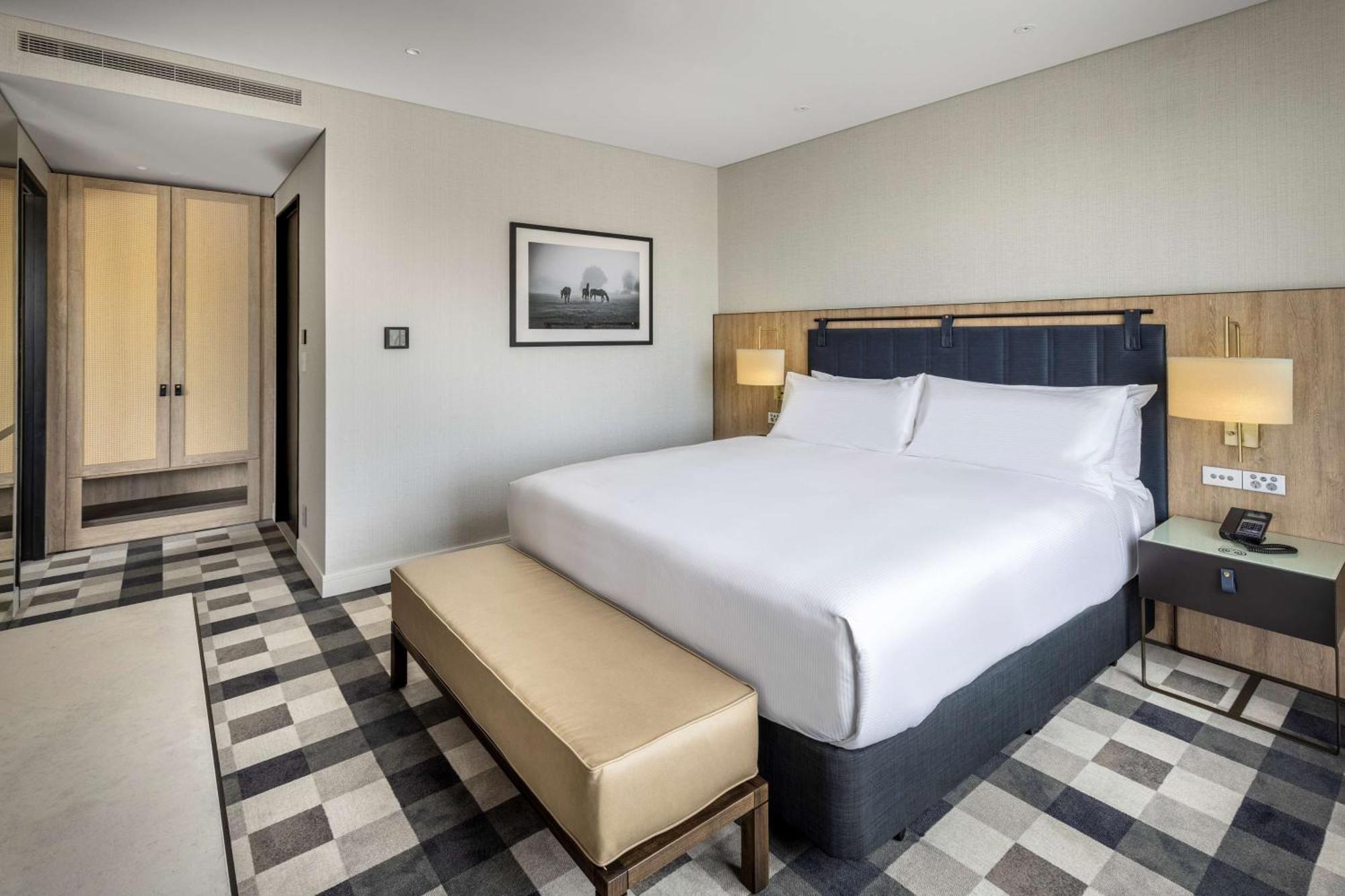 Отель Doubletree By Hilton Auckland Karaka Экстерьер фото