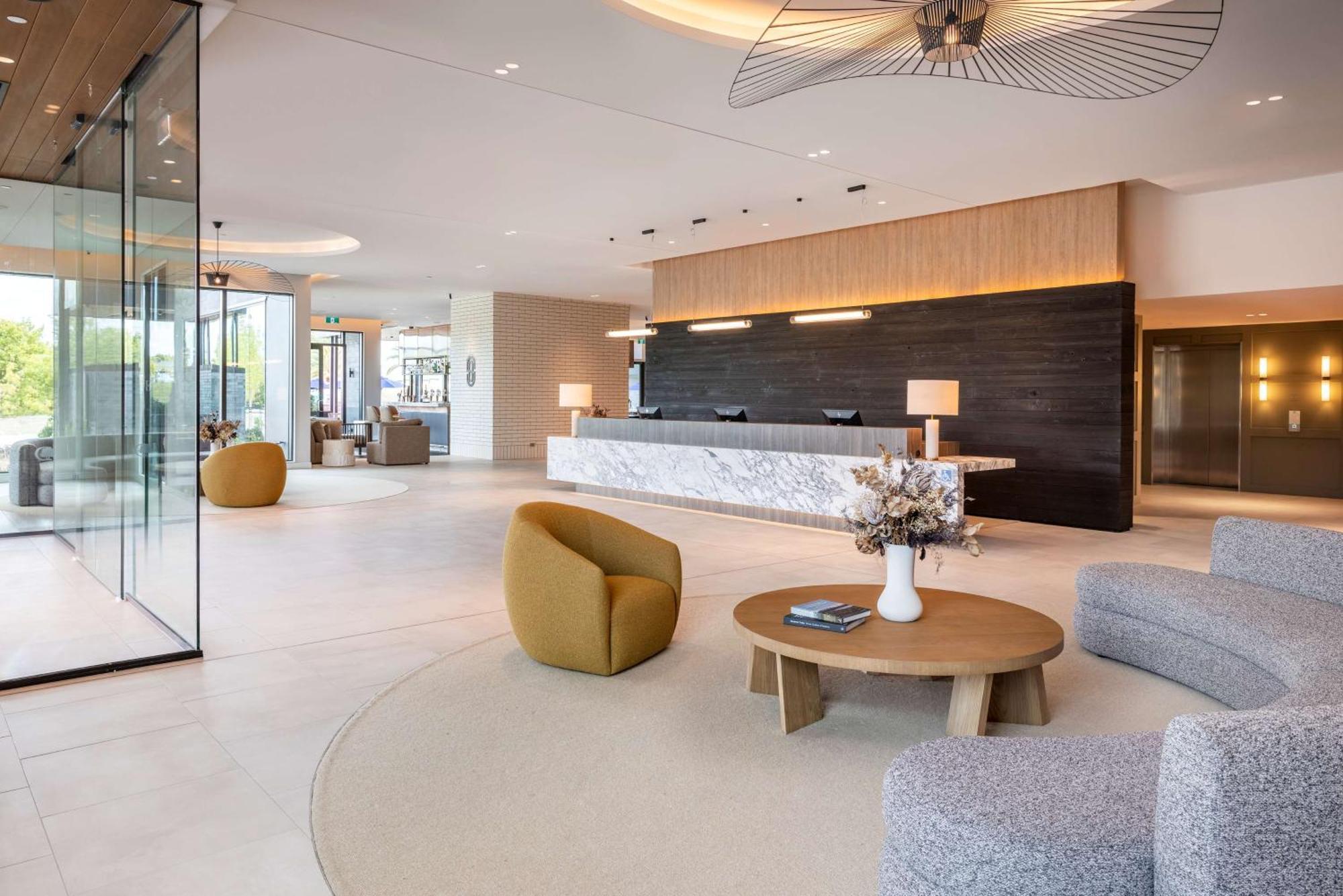 Отель Doubletree By Hilton Auckland Karaka Экстерьер фото