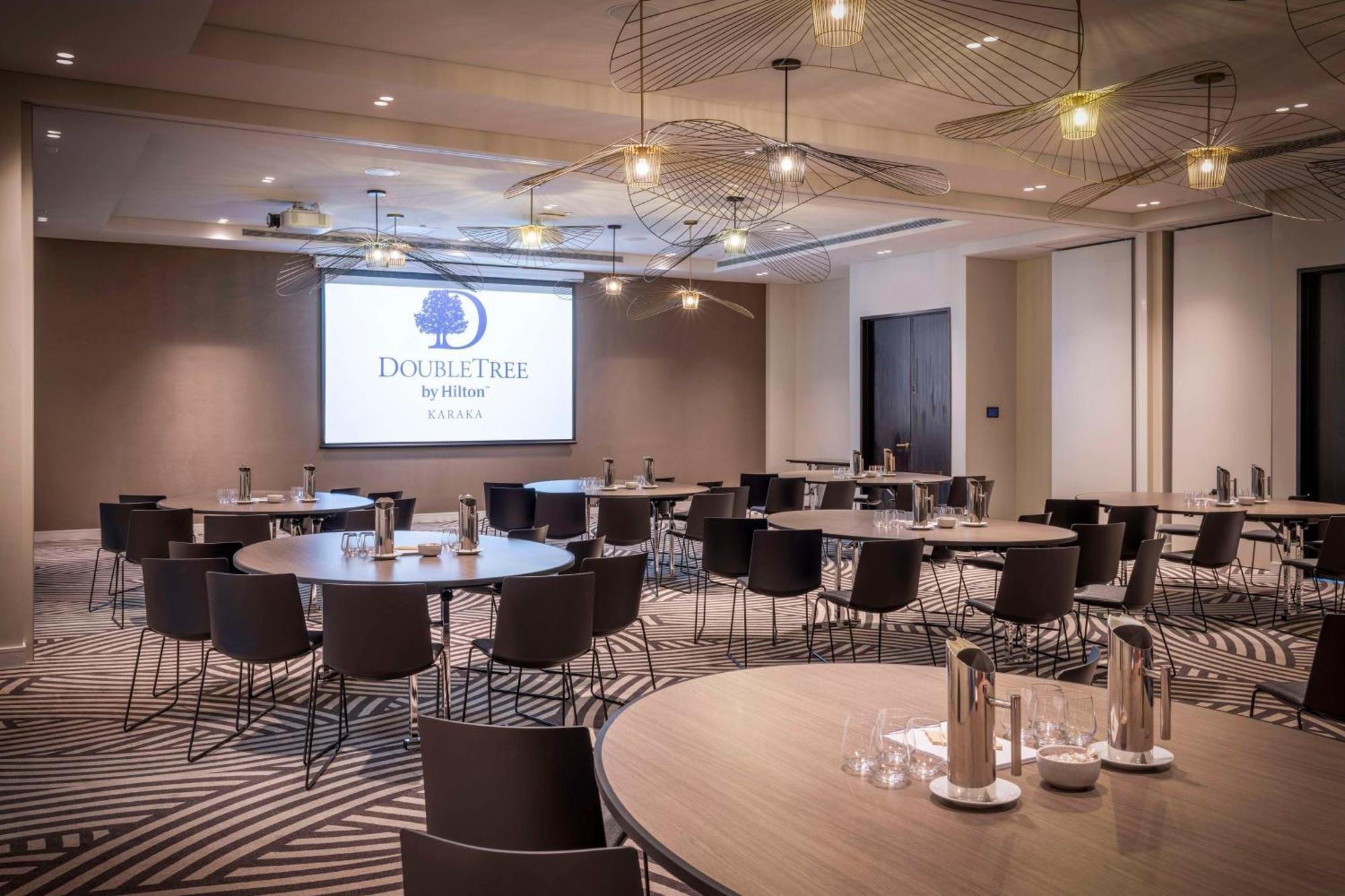 Отель Doubletree By Hilton Auckland Karaka Экстерьер фото