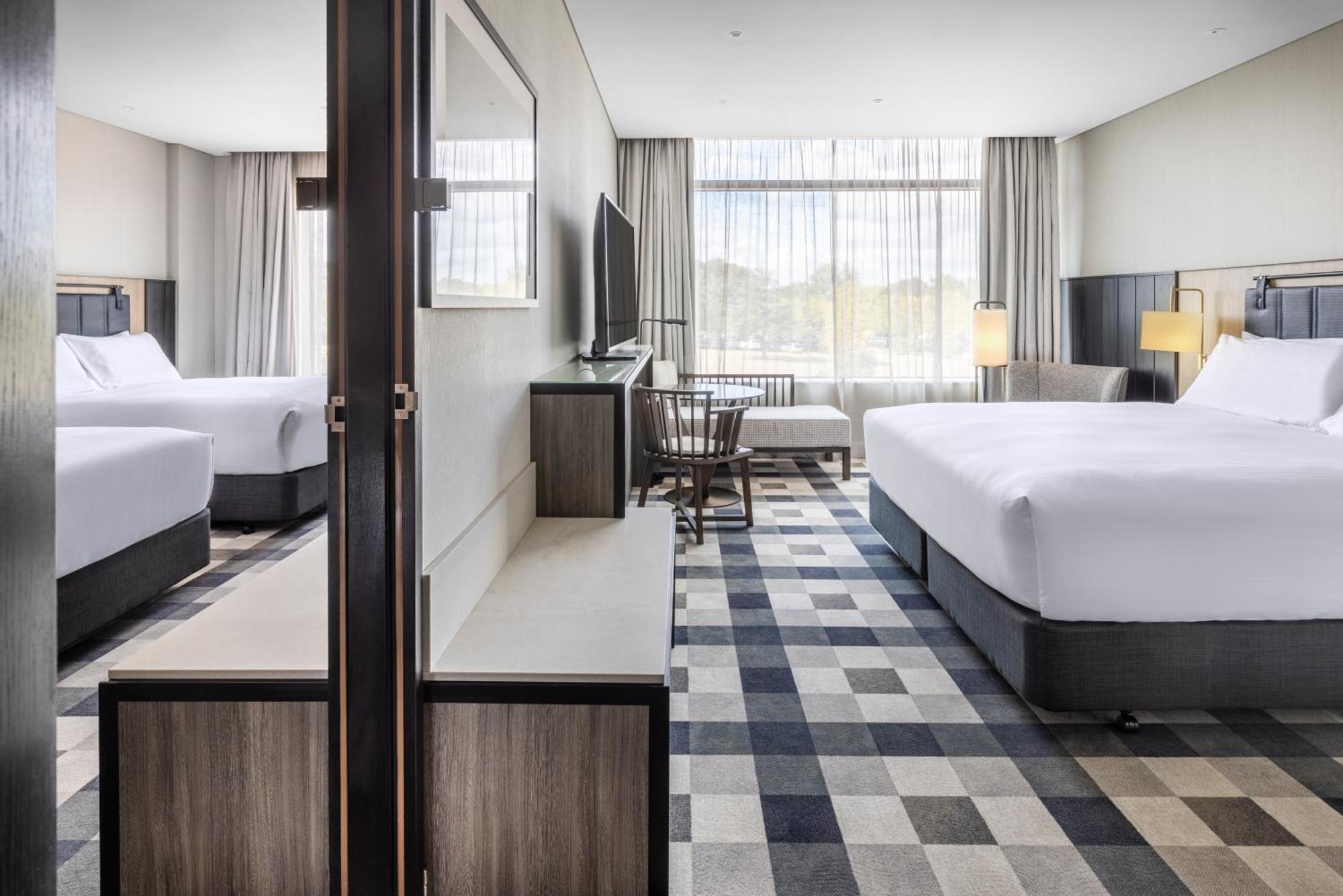 Отель Doubletree By Hilton Auckland Karaka Экстерьер фото