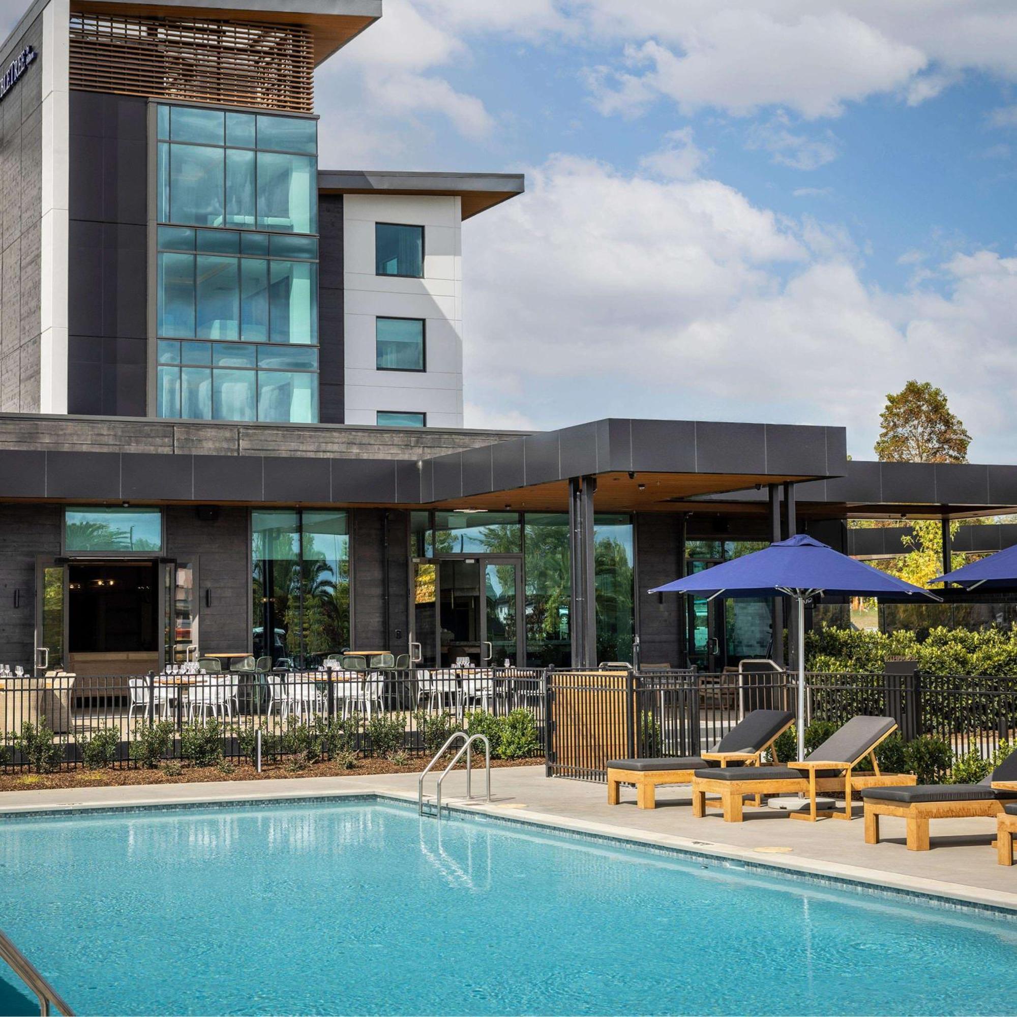 Отель Doubletree By Hilton Auckland Karaka Экстерьер фото